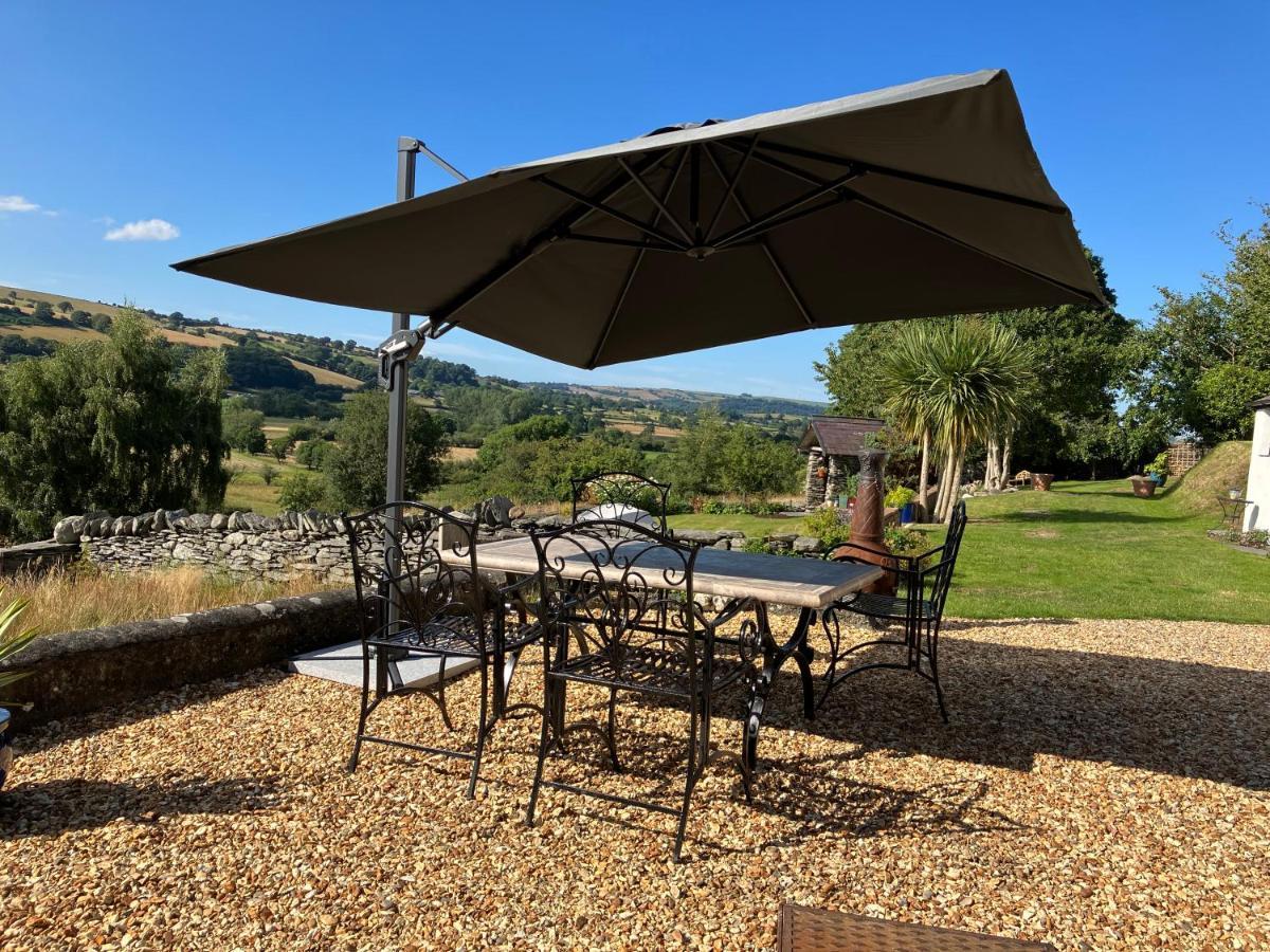 Hares Hideaway At Coed Moelfa Bed & Breakfast Corwen Bagian luar foto