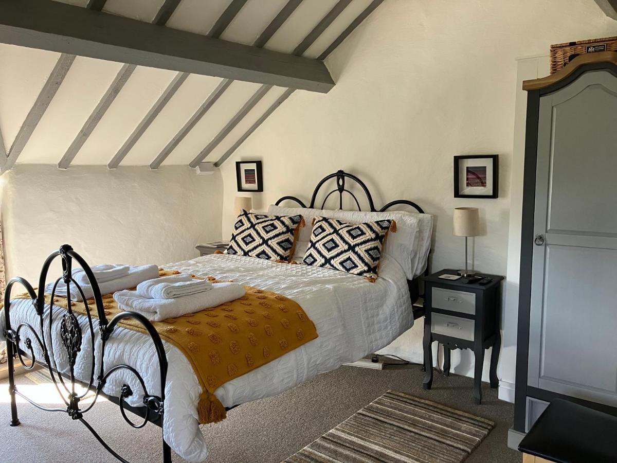 Hares Hideaway At Coed Moelfa Bed & Breakfast Corwen Bagian luar foto